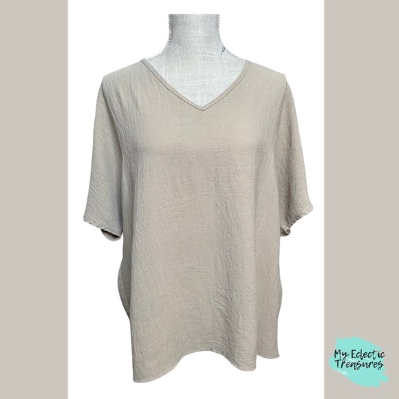 🤎 Tan V-Neck Short Sleeve Blouse | 2 Hearts | Size XL - Picture 1 of 7